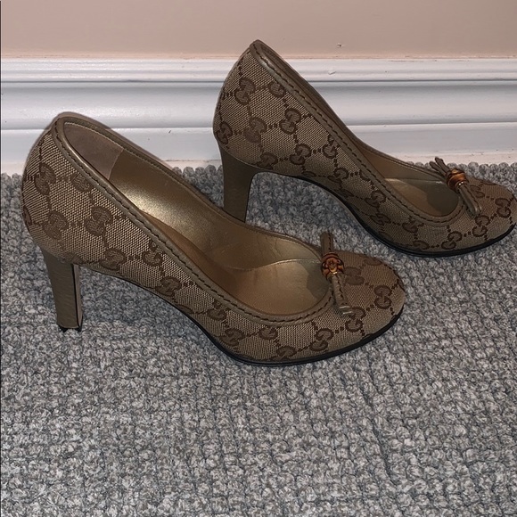 Authentic Gucci canvas heel